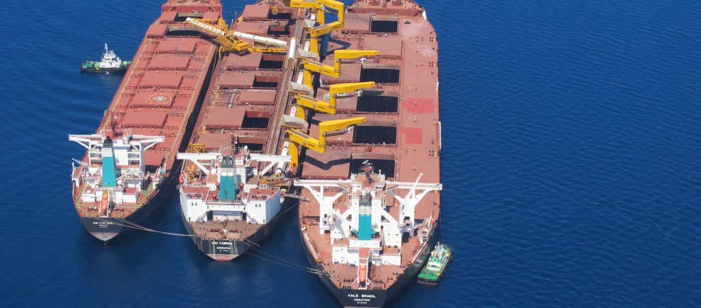 Conversion from ore carrier into transhipper Conversion from ore carrier into transhipper